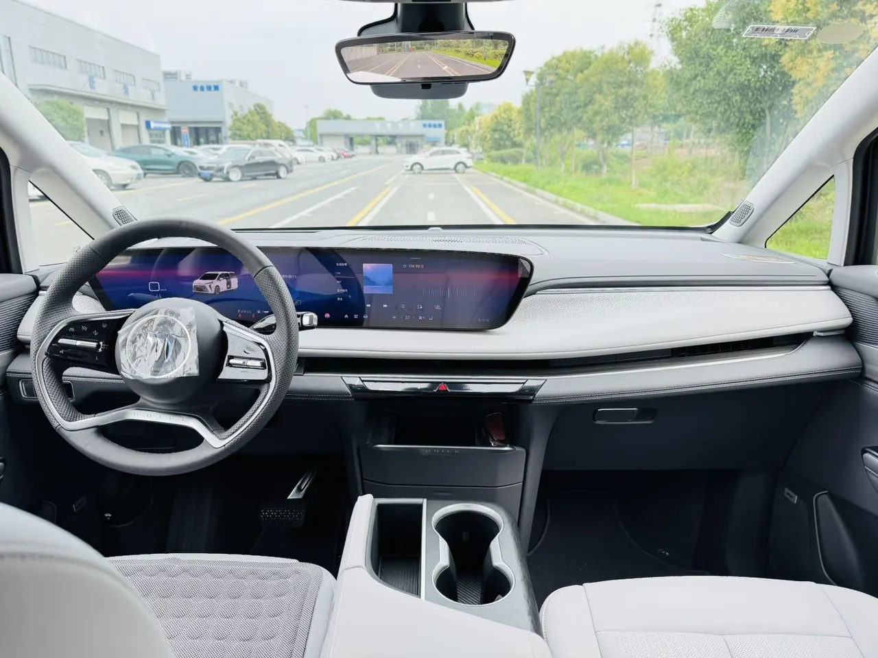 Buick 2025 GL8 ES Lu Zun 48V 2.0T Premium Edition Automatic Gear 11