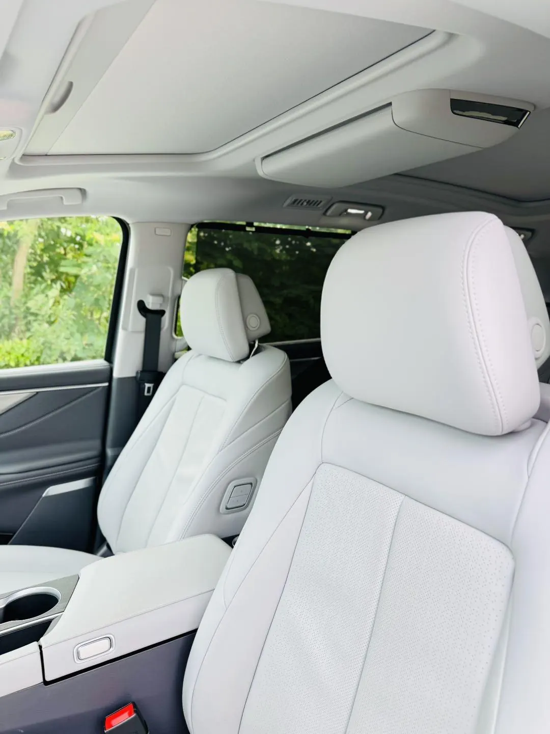 Buick 2025 GL8 ES Lu Zun 48V 2.0T Premium Edition Automatic Gear 6