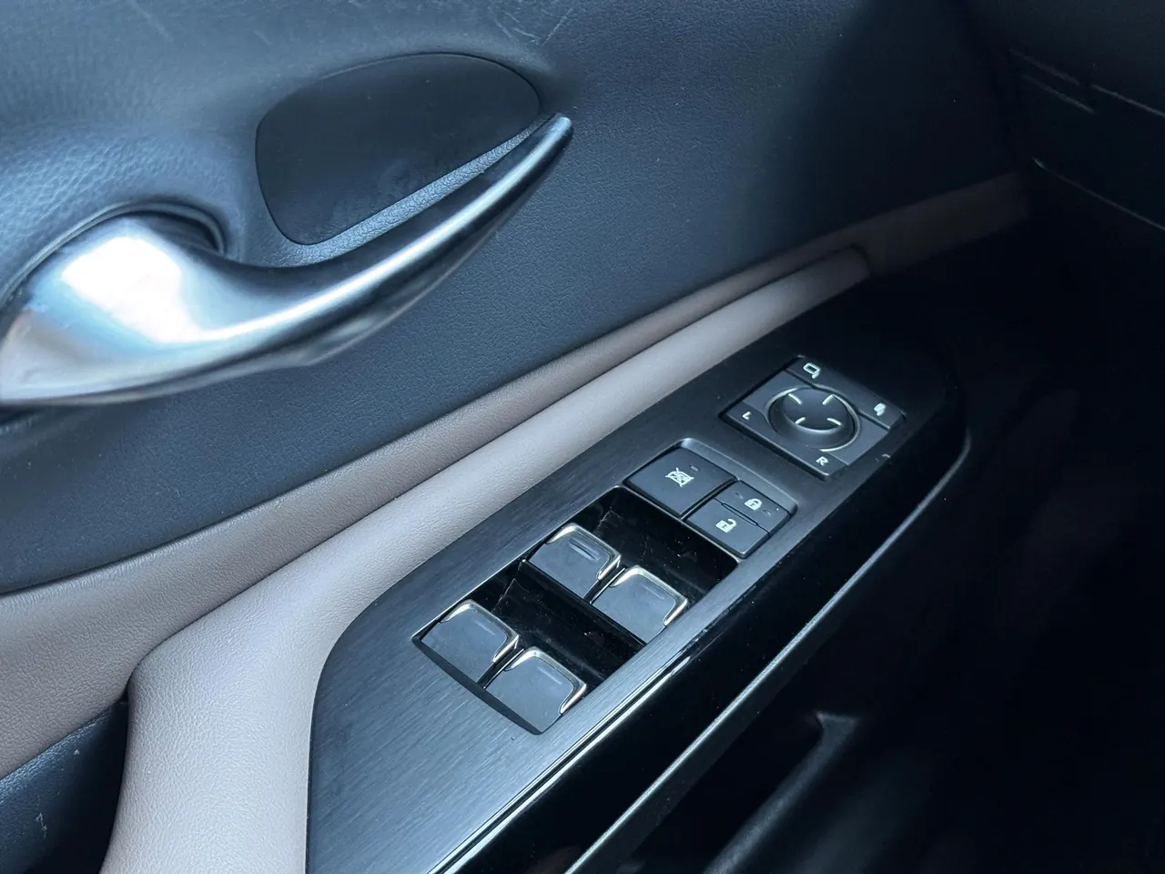 Lexus ES (Imported) 2023 ES200 2.0 Stepless Premium Edition Automatic Gear 6
