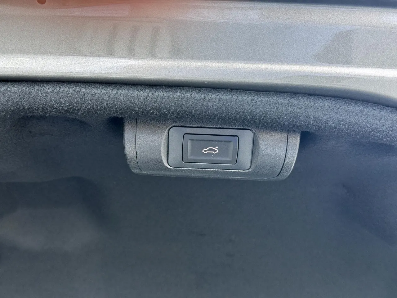 Lexus ES (Imported) 2023 ES200 2.0 Stepless Premium Edition Automatic Gear 9