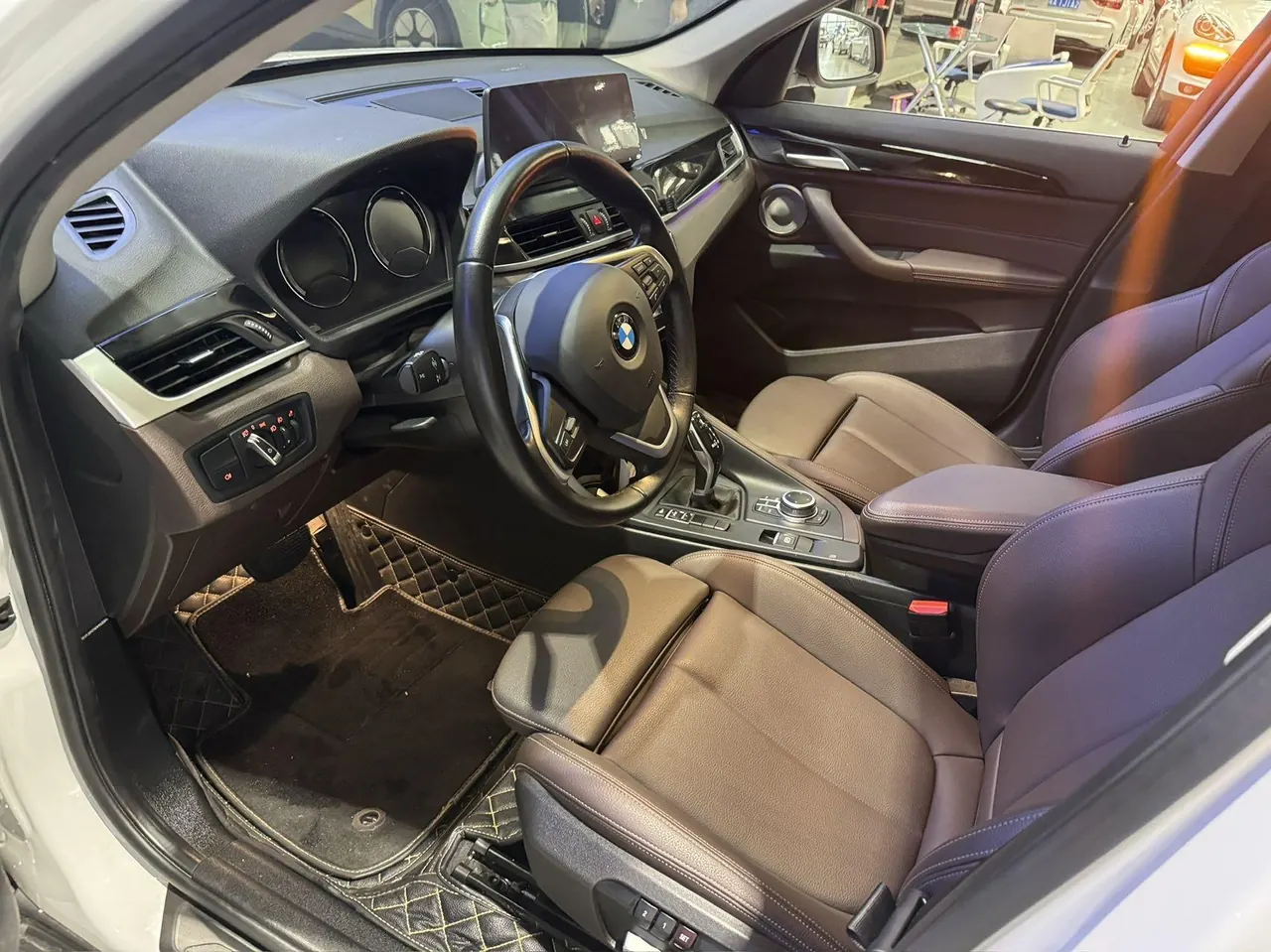 BMW 2022 X1 sDrive20Li 1.5T fashion automatic gear 2