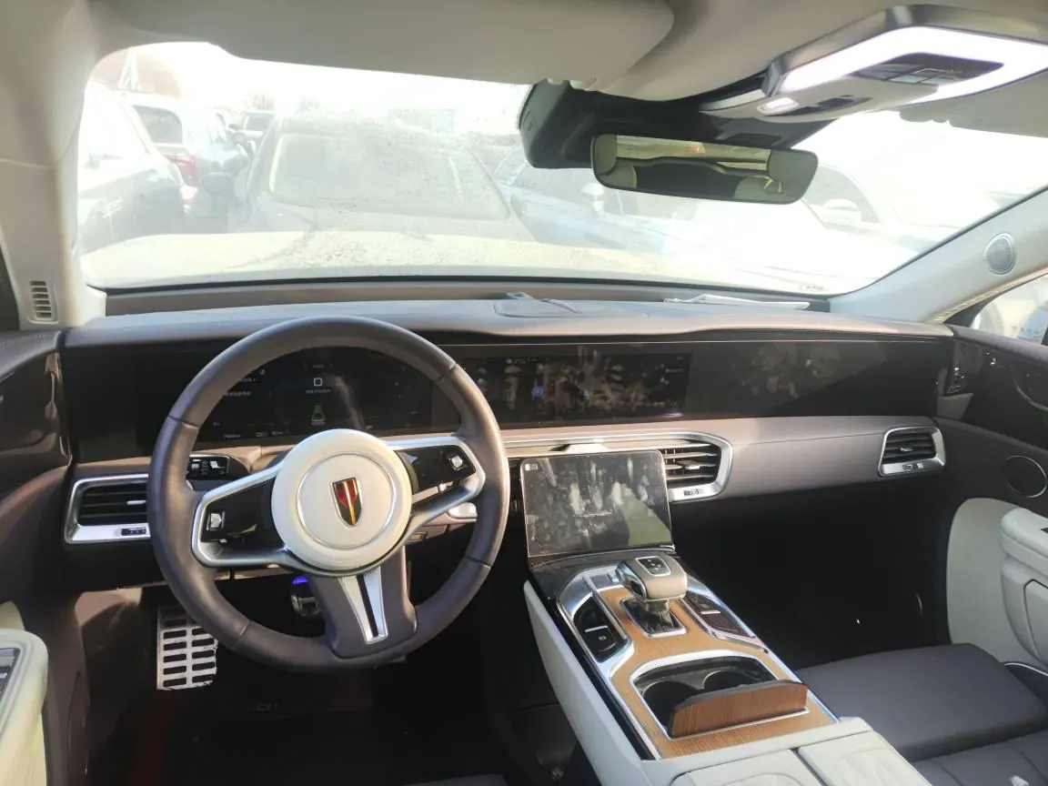 HongQi 2022 E-HS 9 690km Flag Edition 6-seat Automatic Gear 3