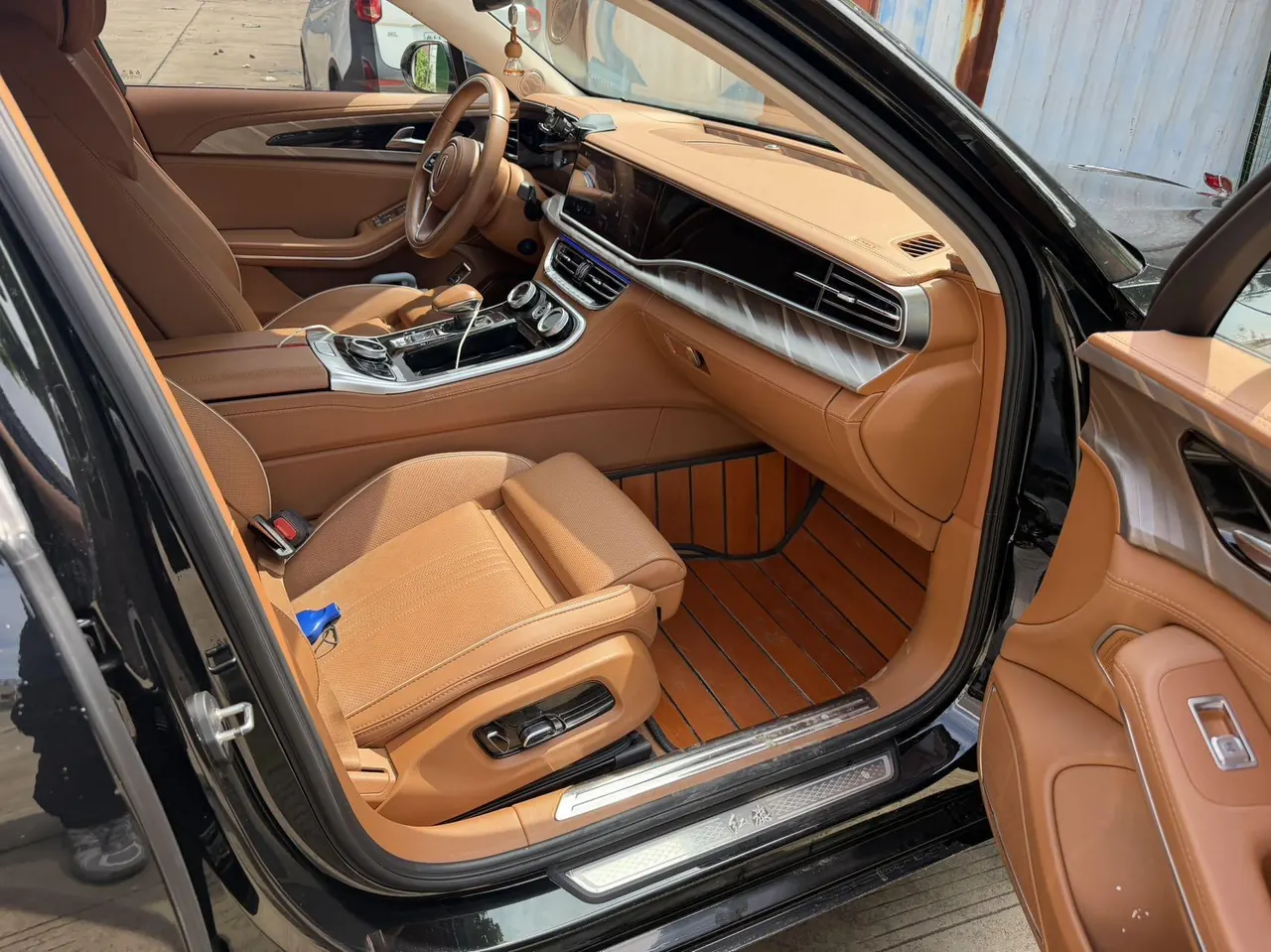 HongQi 2020 H9 48V 2.0T Zhilian Flag Edition Automatic Gear 4
