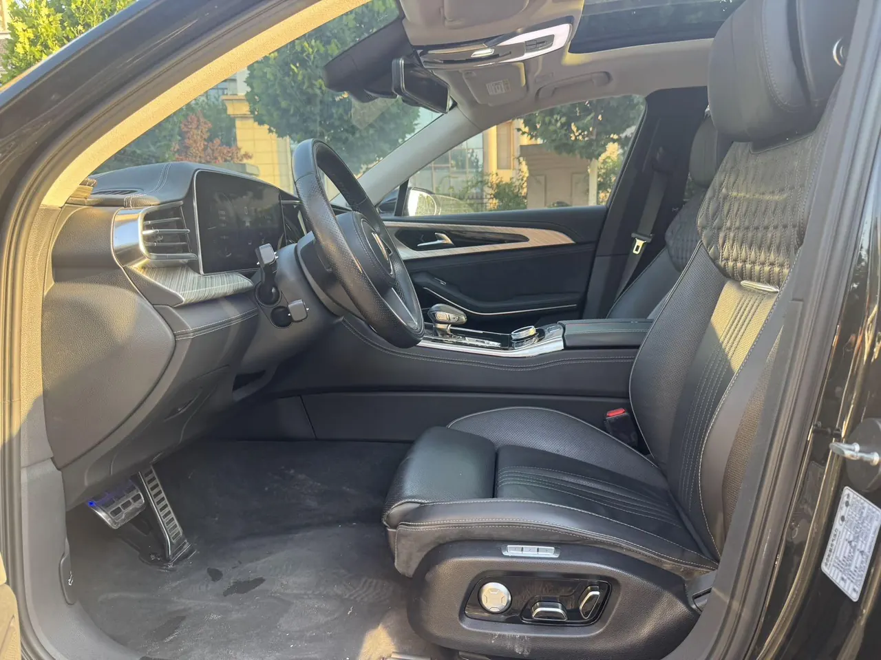 HongQi 2020 H9 48V 2.0T Zhilian Qi Chang Edition Automatic Gear 4