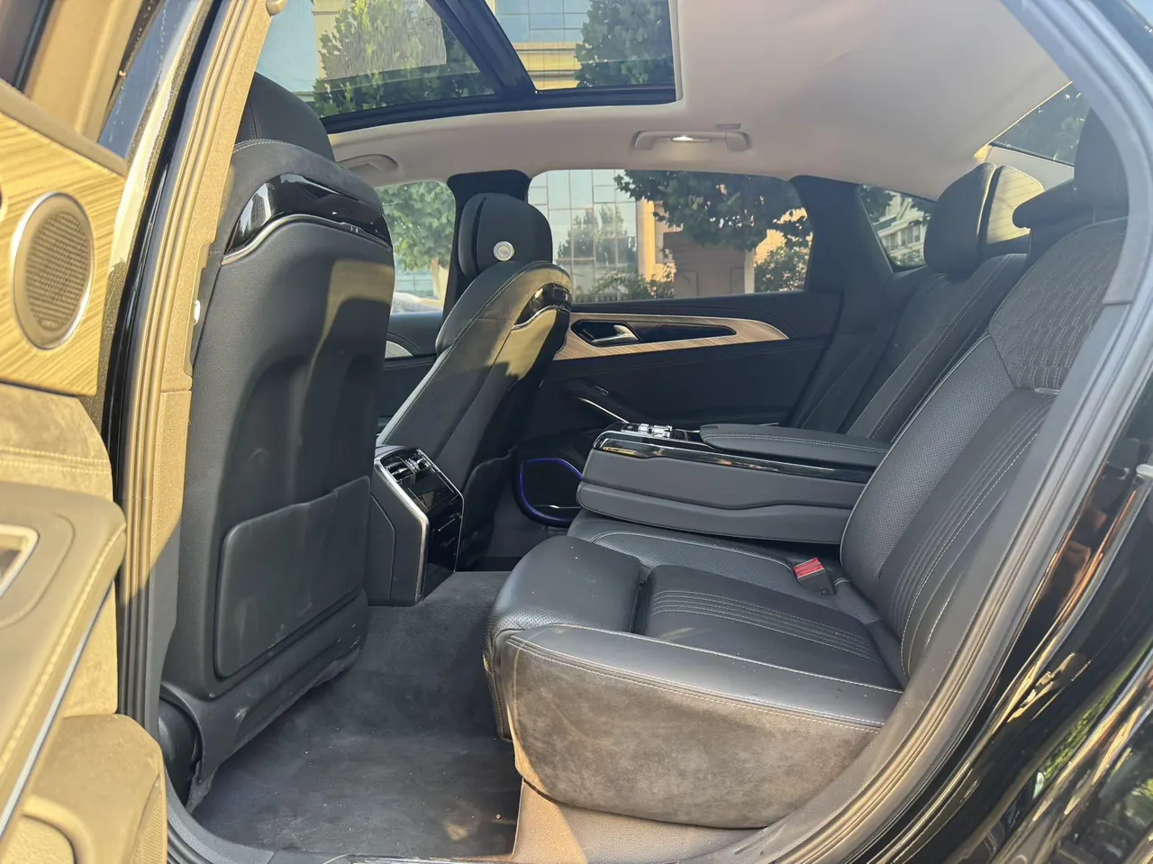 HongQi 2020 H9 48V 2.0T Zhilian Qi Chang Edition Automatic Gear 6