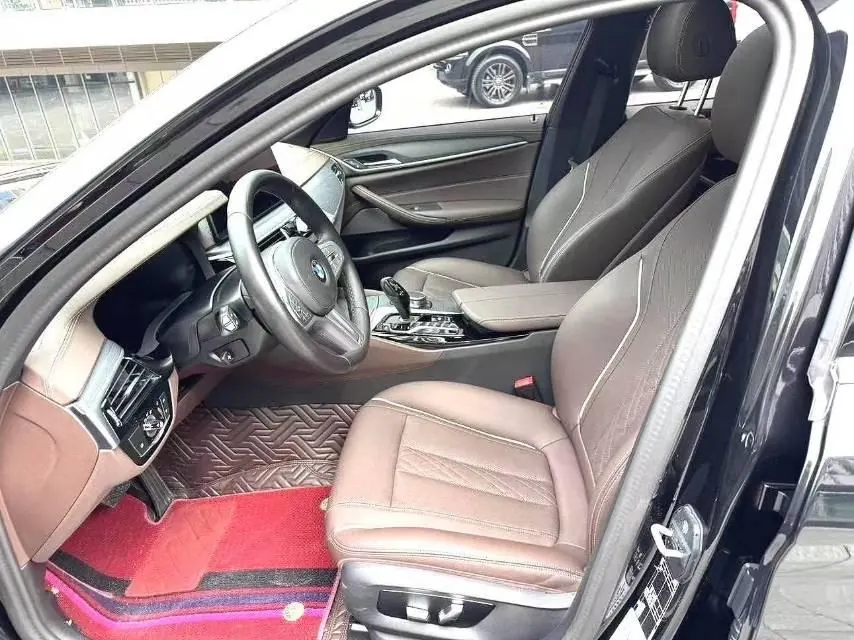 BMW 5 Series 2023 530Li 2.0T Leading M Sports Suit Automatic Gear 9