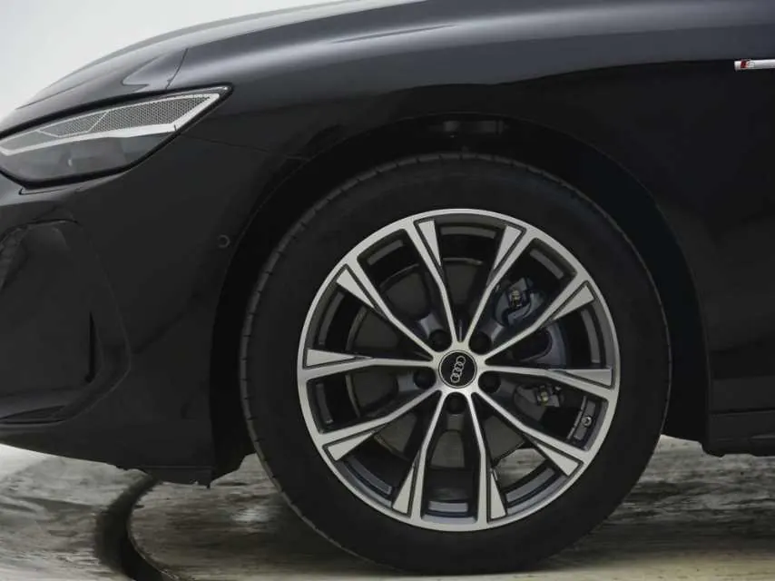 Audi 2026 A6L 2.0T Selected Dynamic Automatic 6