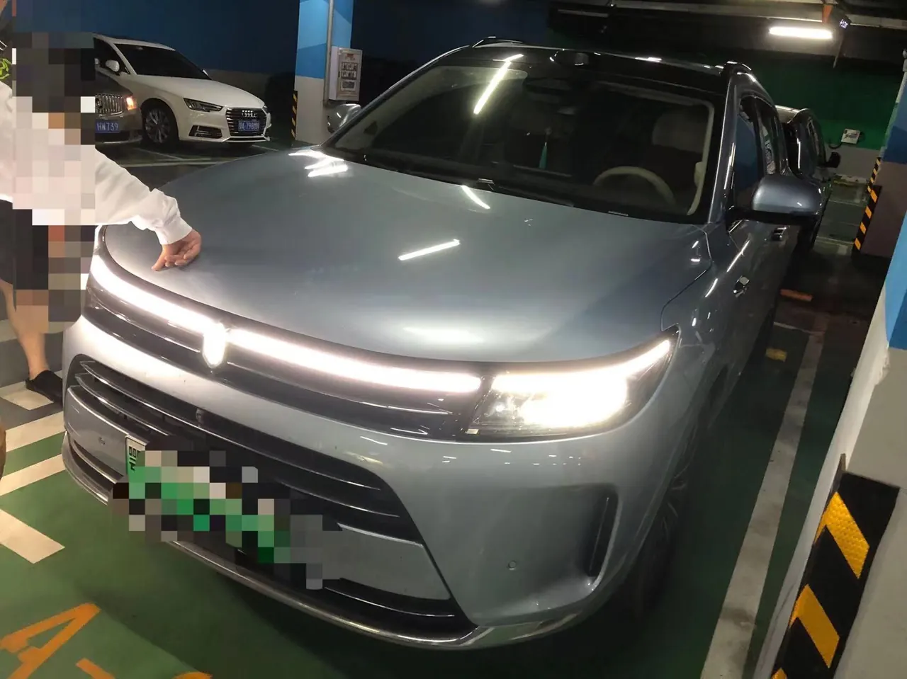 Open image lightbox: AITO 2024 AITO M7 Smart Drive Four-wheel Drive Max Edition 5-seat Automatic Gear