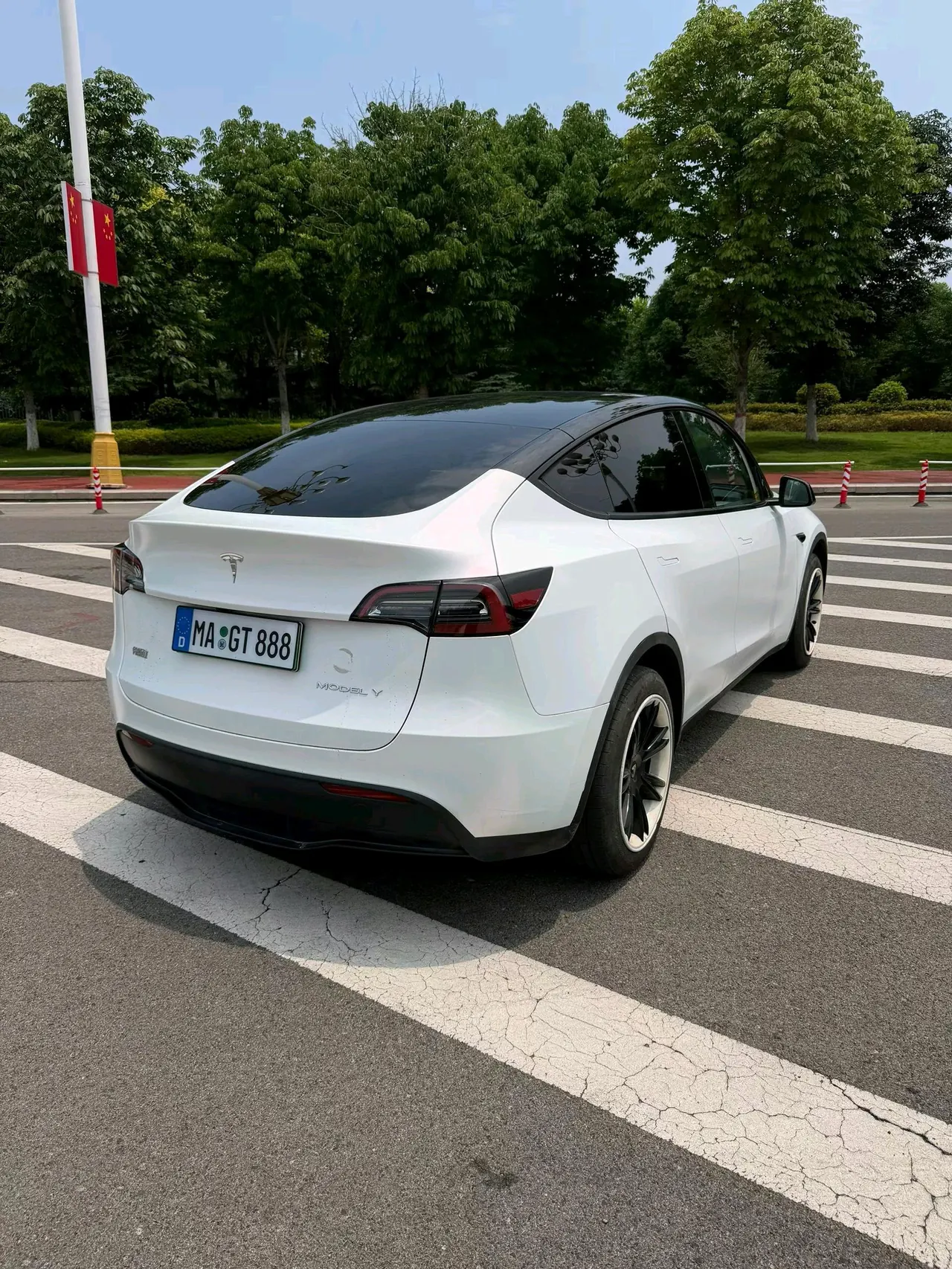 Tesla 2024 Model Y rear-wheel drive version automatic transmission 8