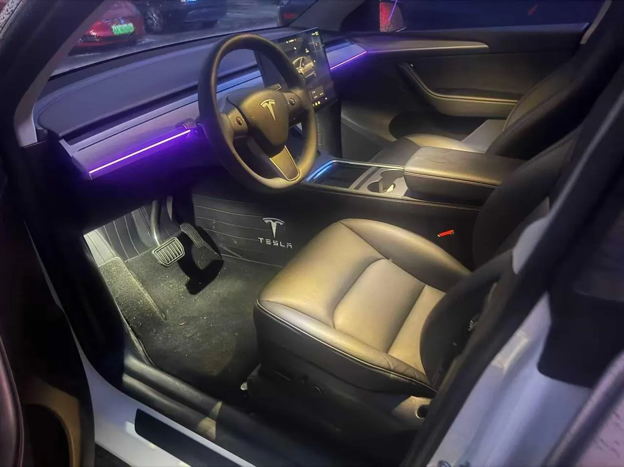 Tesla 2024 Model Y long endurance all-wheel drive version automatic transmission 2