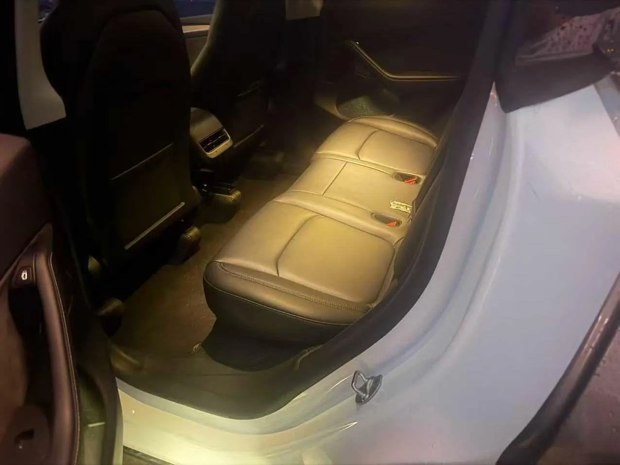 Tesla 2024 Model Y long endurance all-wheel drive version automatic transmission 3