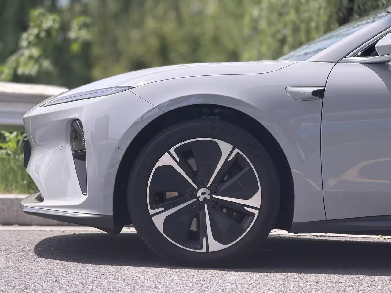 NIO 2024 ET5T 75kWh Touring automatic 11