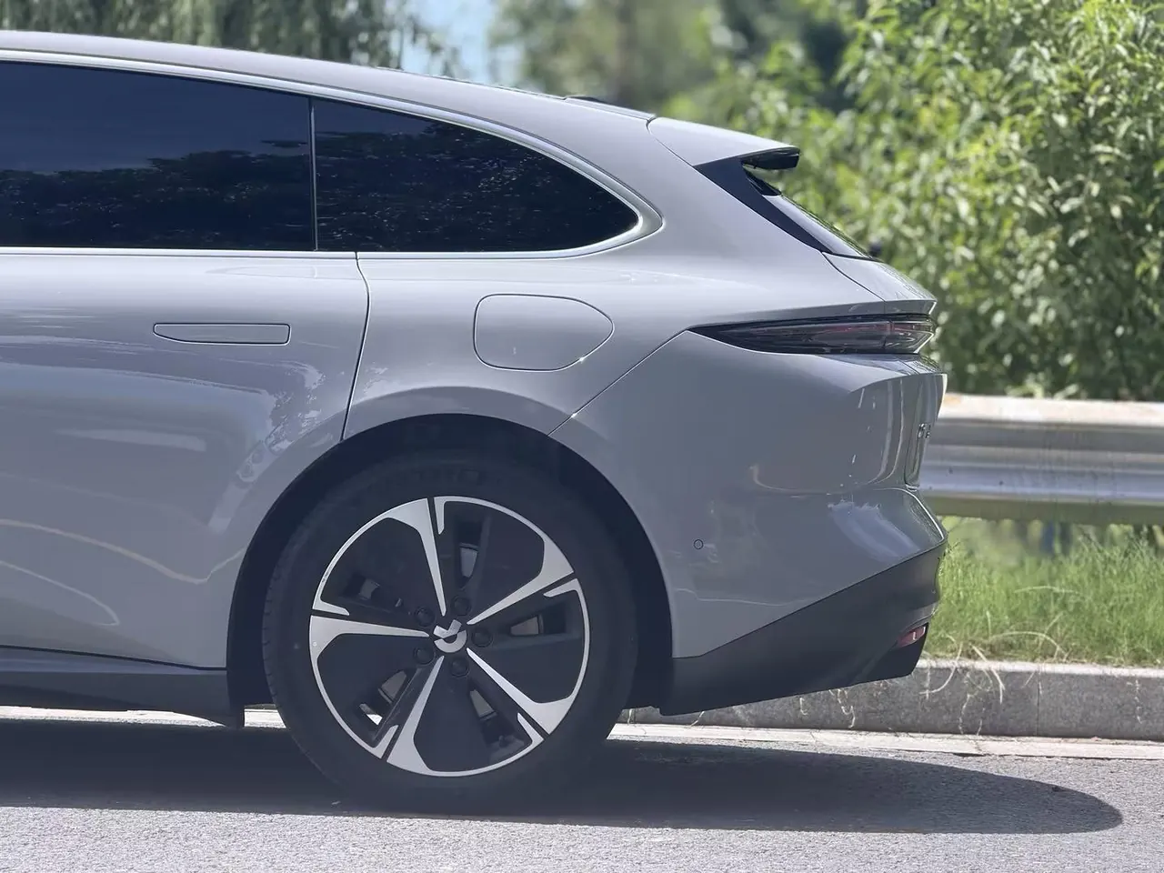 NIO 2024 ET5T 75kWh Touring automatic 12