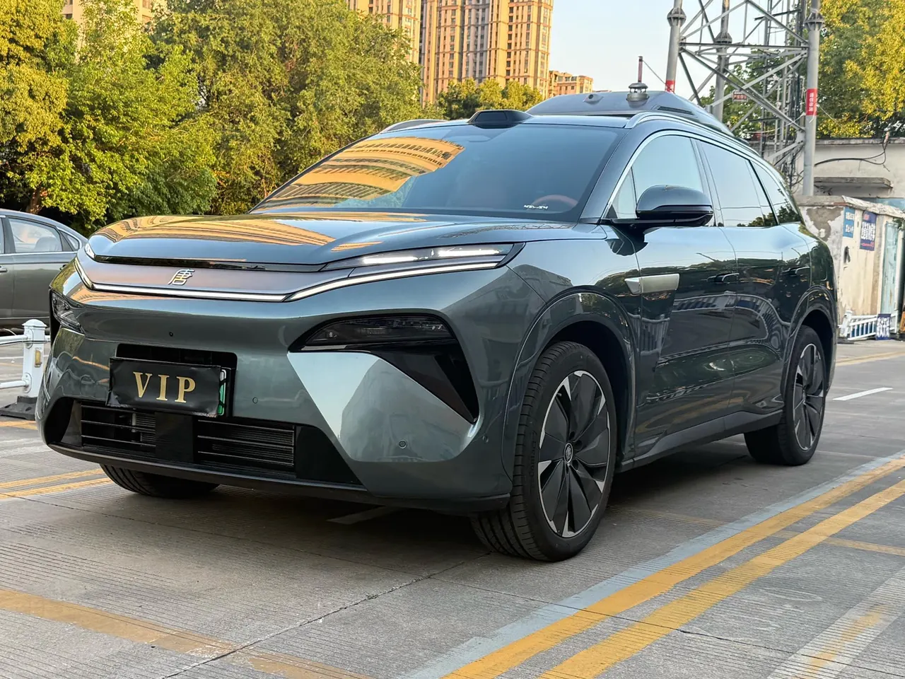 BYD 2025 Tang L DM 1.5T stepless 175KM unmanned aerial vehicle player version automatic gear - View 1