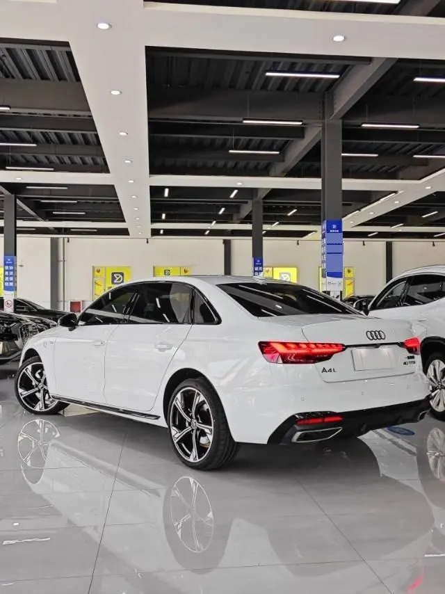 Audi 2024 A4L 2.0TFSI 40TFSI Deluxe Dynamic (Starry Night Edition) Automatic Gear 9