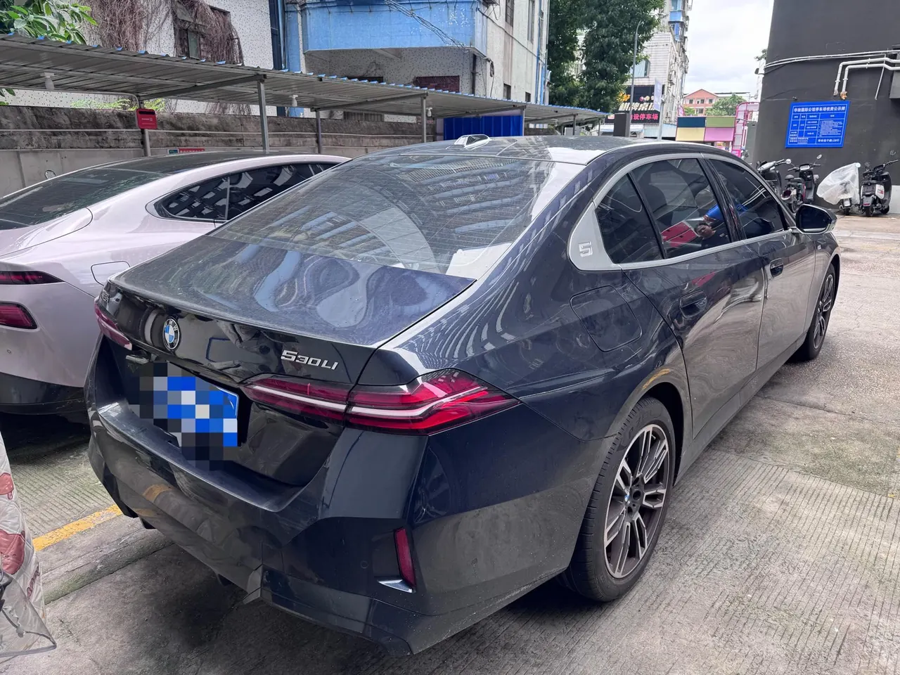 BMW 5 Series 2025 530Li 48V 2.0T Leading M Sports Suit Automatic Gear 2