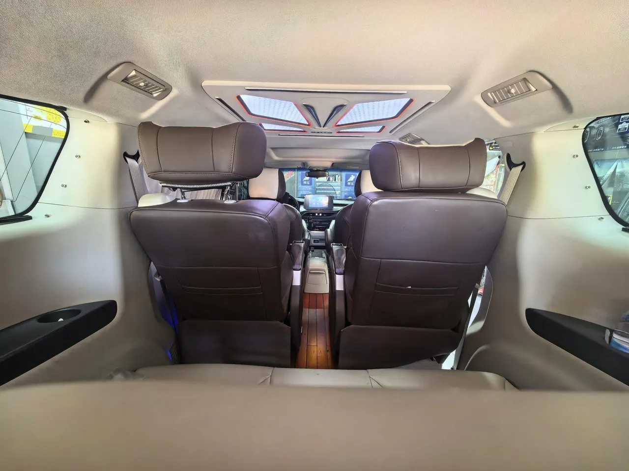 Buick 2022 GL8 Land Business Class 48V 2.0T 652T Luxury Automatic Gear 8