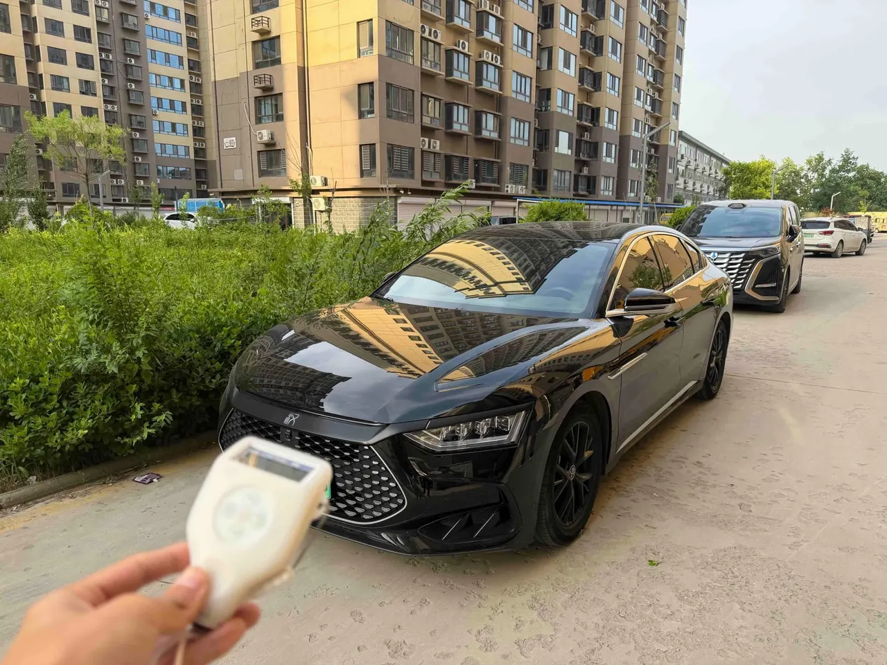 Открыть галерею: BYD 2024 Han DM-i 1.5T stepless glory version 121KM noble automatic gear