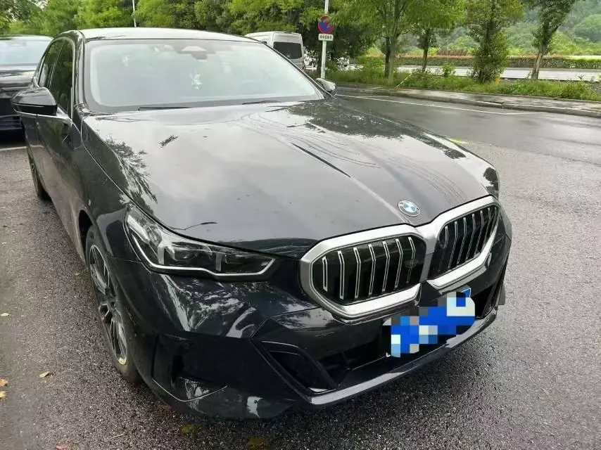 BMW 5 Series 2025 530Li 48V 2.0T Leading M Sports Suit Automatic Gear 2