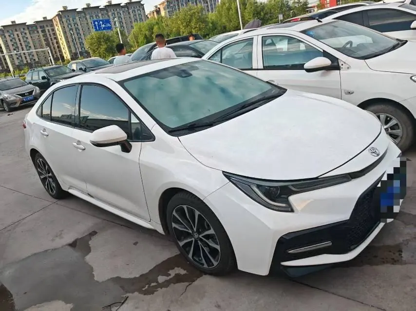 Toyota 2022 Lei Ling 1.2T Stepless 185T Sports Edition Automatic Gear 3