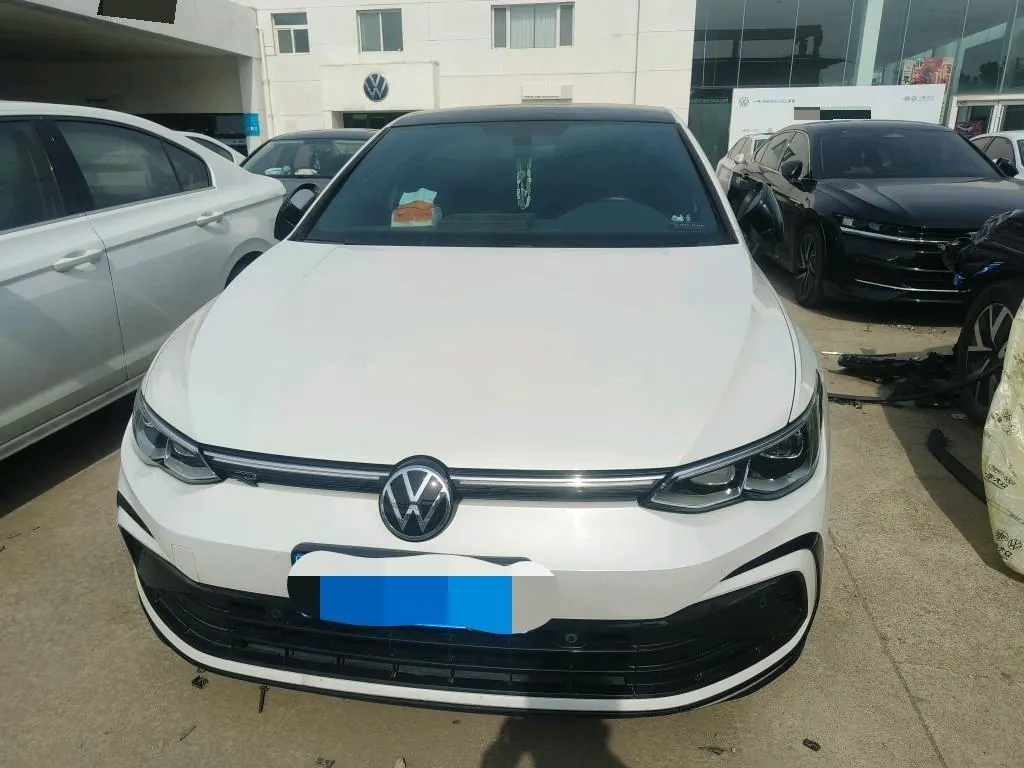 Volkswagen 2023 Golf 8 R-Line 1.4TSI 280TSI Automatic 2