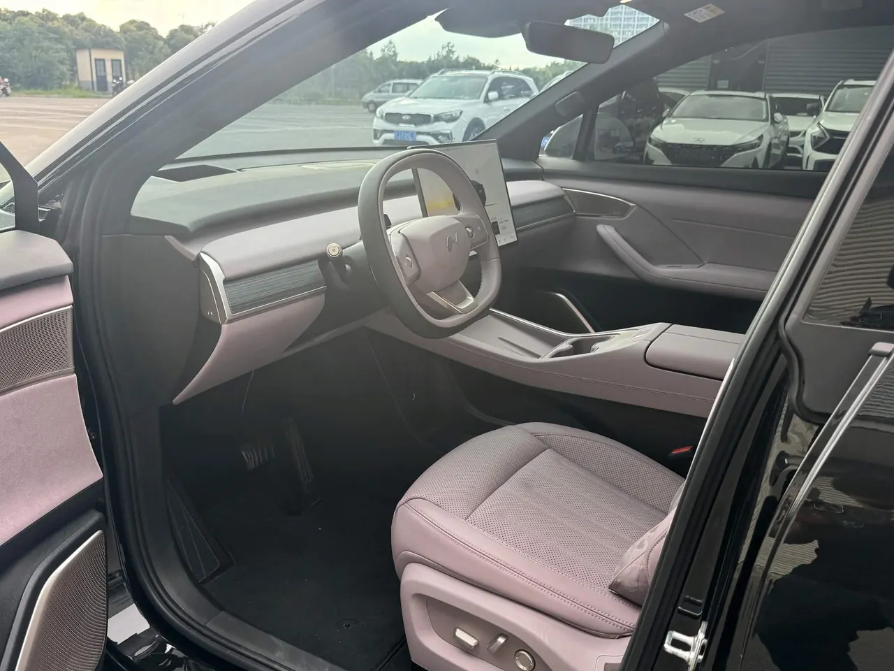 ONVO 2025 L60 60kWh rear drive version automatic gear 4