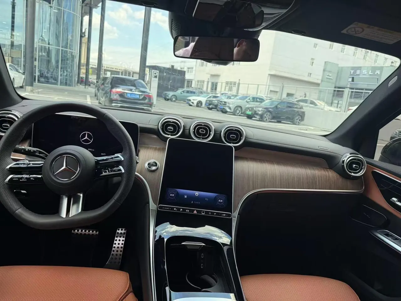 Mercedes Benz GLC Class 2025 GLC 350 e L 4MATIC 2.0T Collection Edition Automatic Gear 4