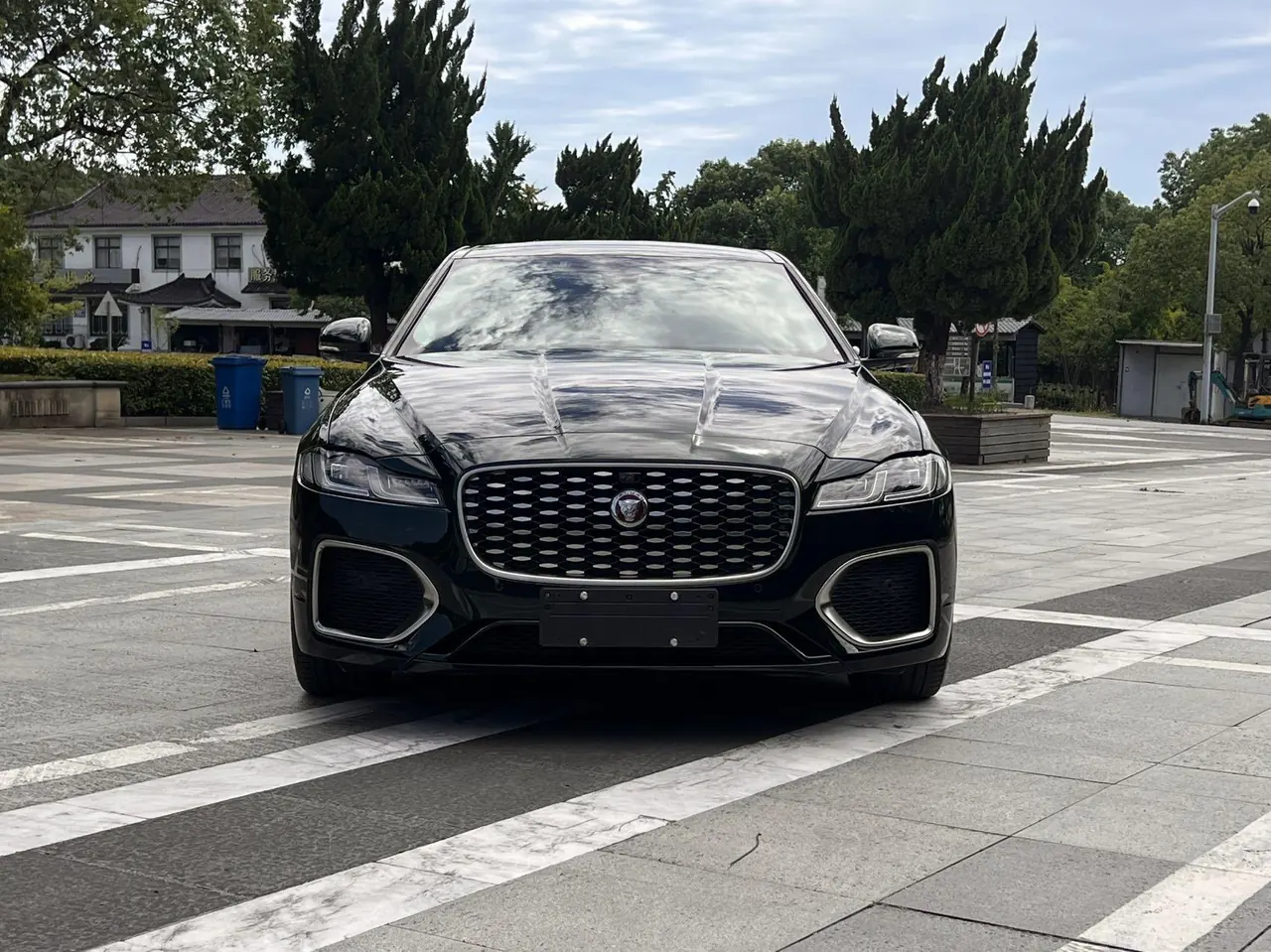 Jaguar 2022 XFL 2.0T P 12500.00g Drive Enjoy Deluxe Edition Automatic Gear 2