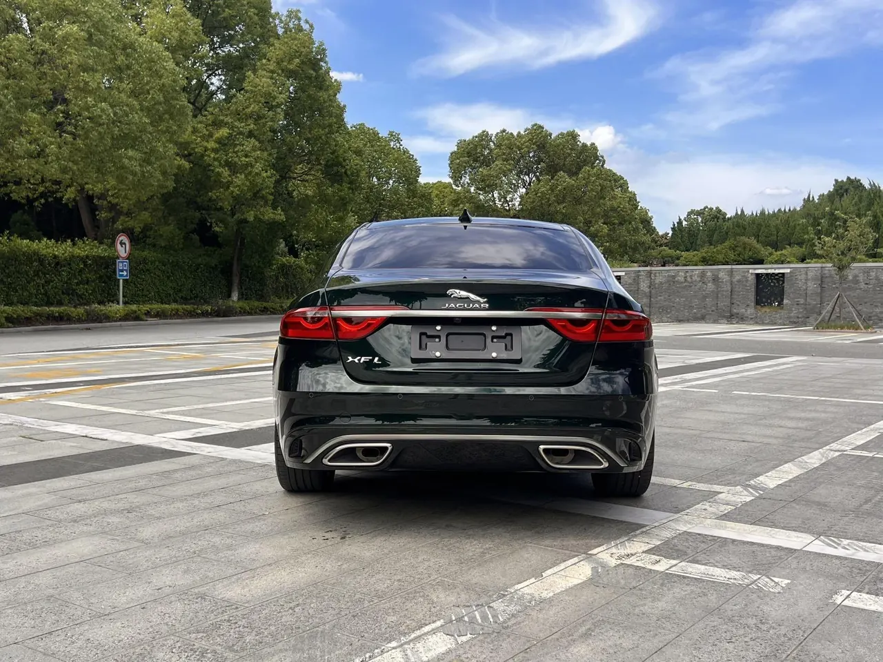 Jaguar 2022 XFL 2.0T P 12500.00g Drive Enjoy Deluxe Edition Automatic Gear 5