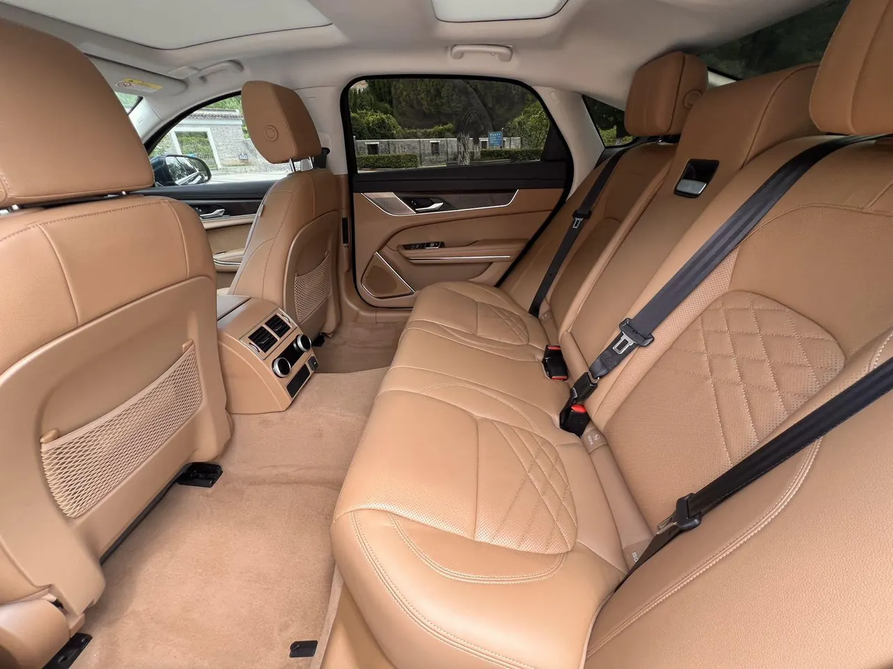 Jaguar 2022 XFL 2.0T P 12500.00g Drive Enjoy Deluxe Edition Automatic Gear 8