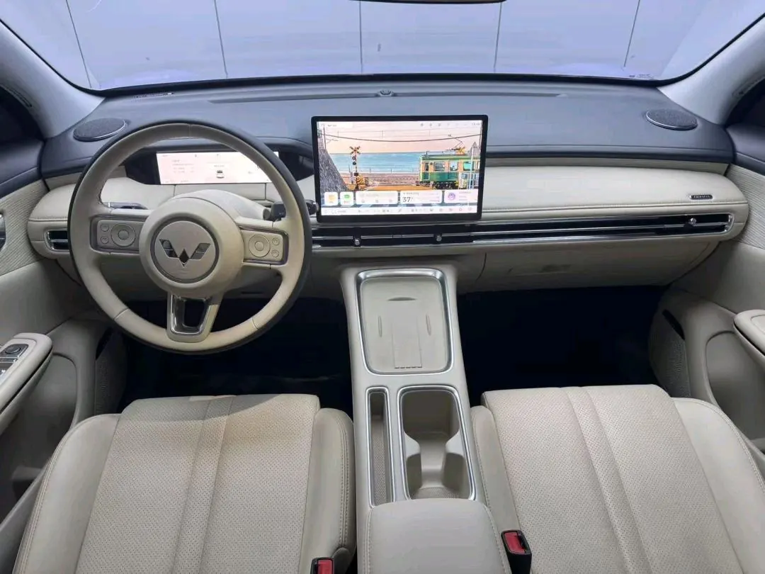 WuLing 2025 Plantronics S 430km Exclusive Automatic Transmission 3