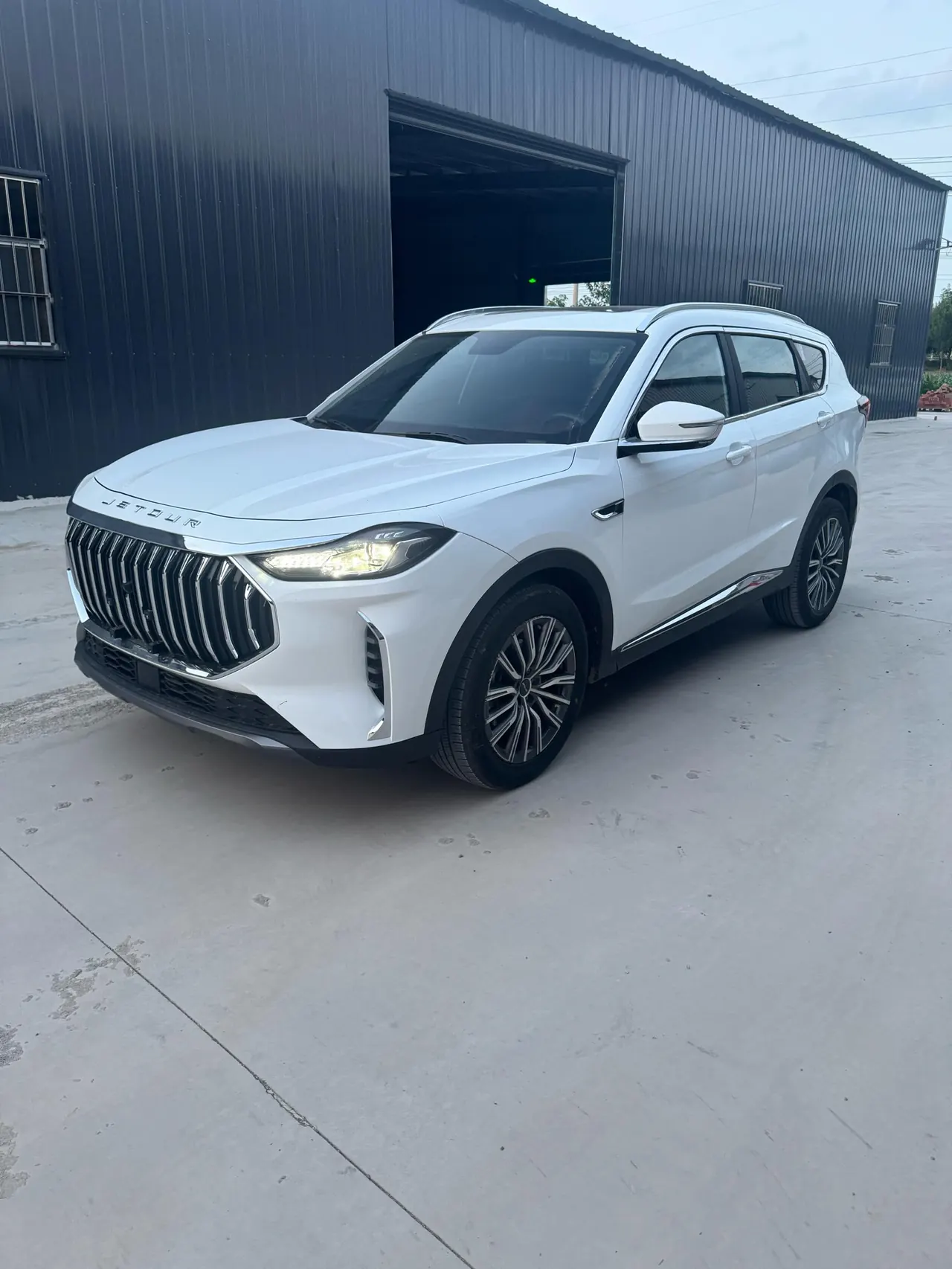 Открыть галерею: Jetour 2024 X70 PLUS 1.5T Champion Edition MAX5 Automatic Gear
