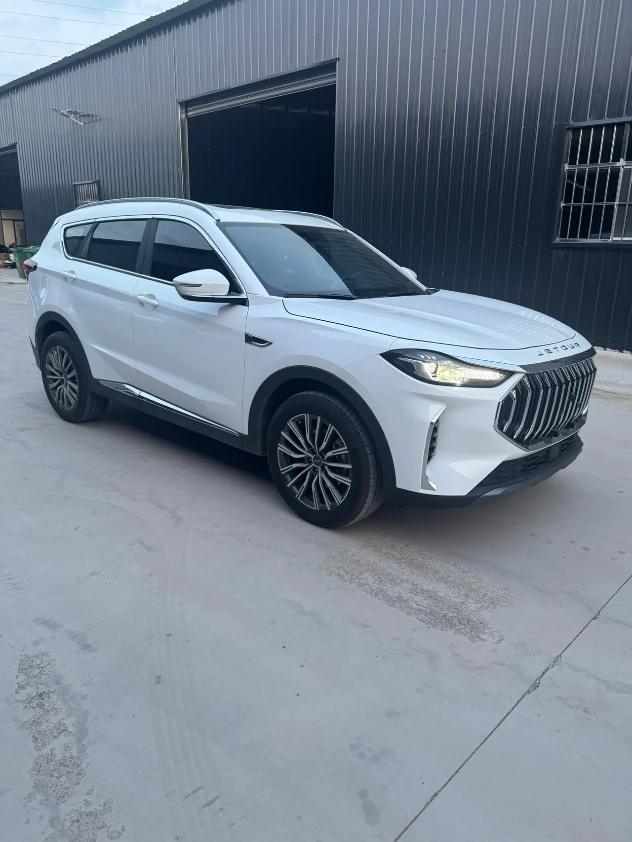 Jetour 2024 X70 PLUS 1.5T Champion Edition MAX5 Automatic Gear 2