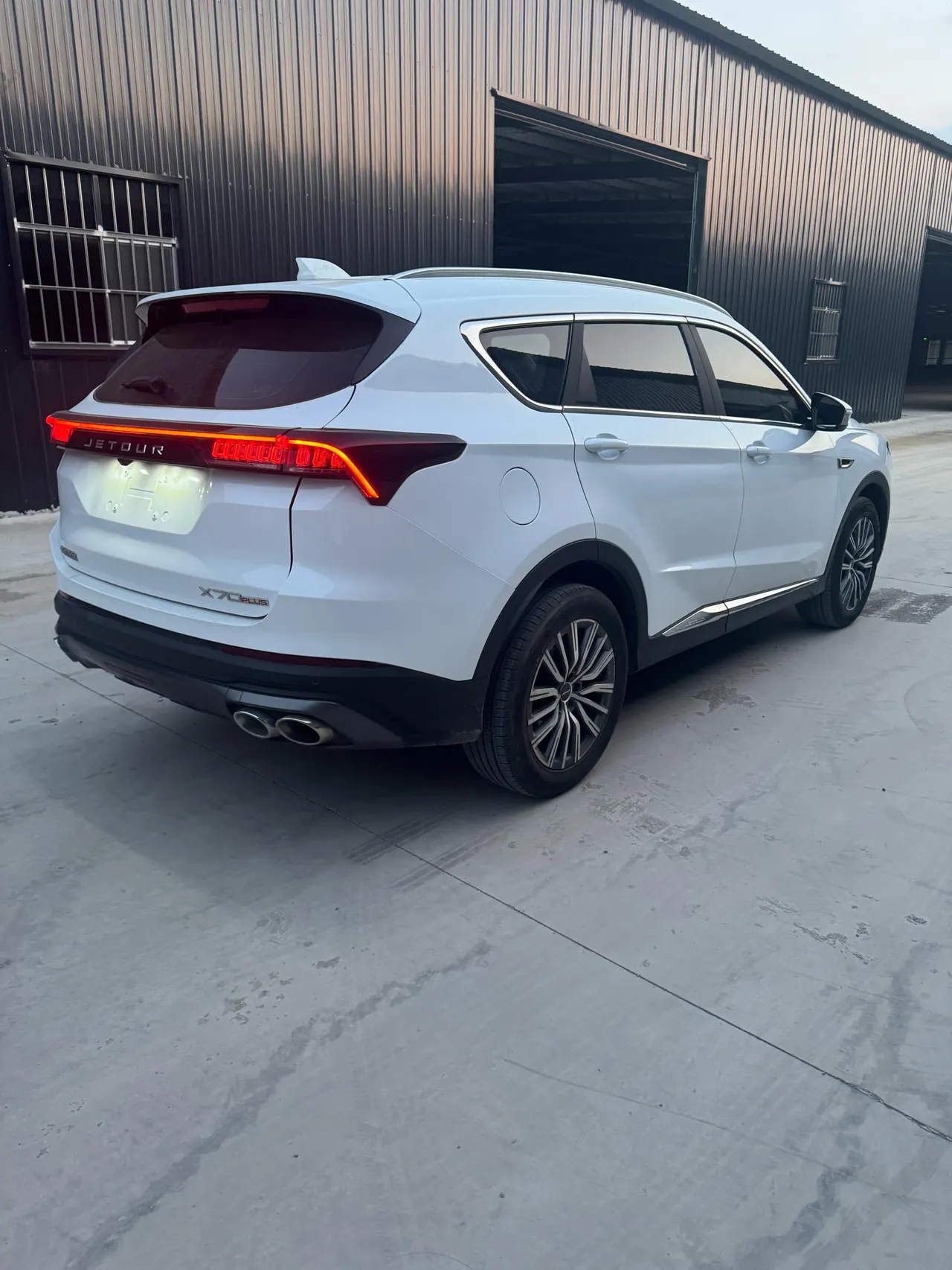 Jetour 2024 X70 PLUS 1.5T Champion Edition MAX5 Automatic Gear 3