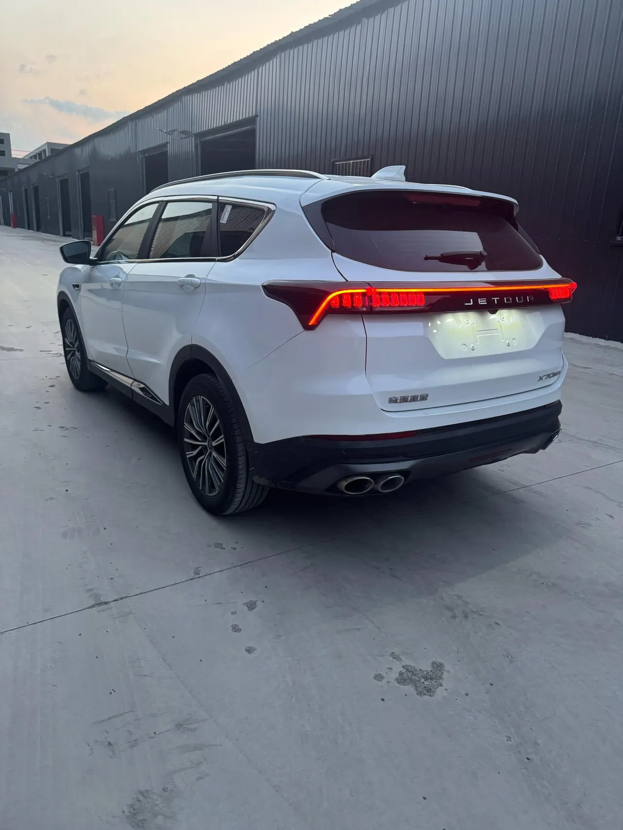 Jetour 2024 X70 PLUS 1.5T Champion Edition MAX5 Automatic Gear 4