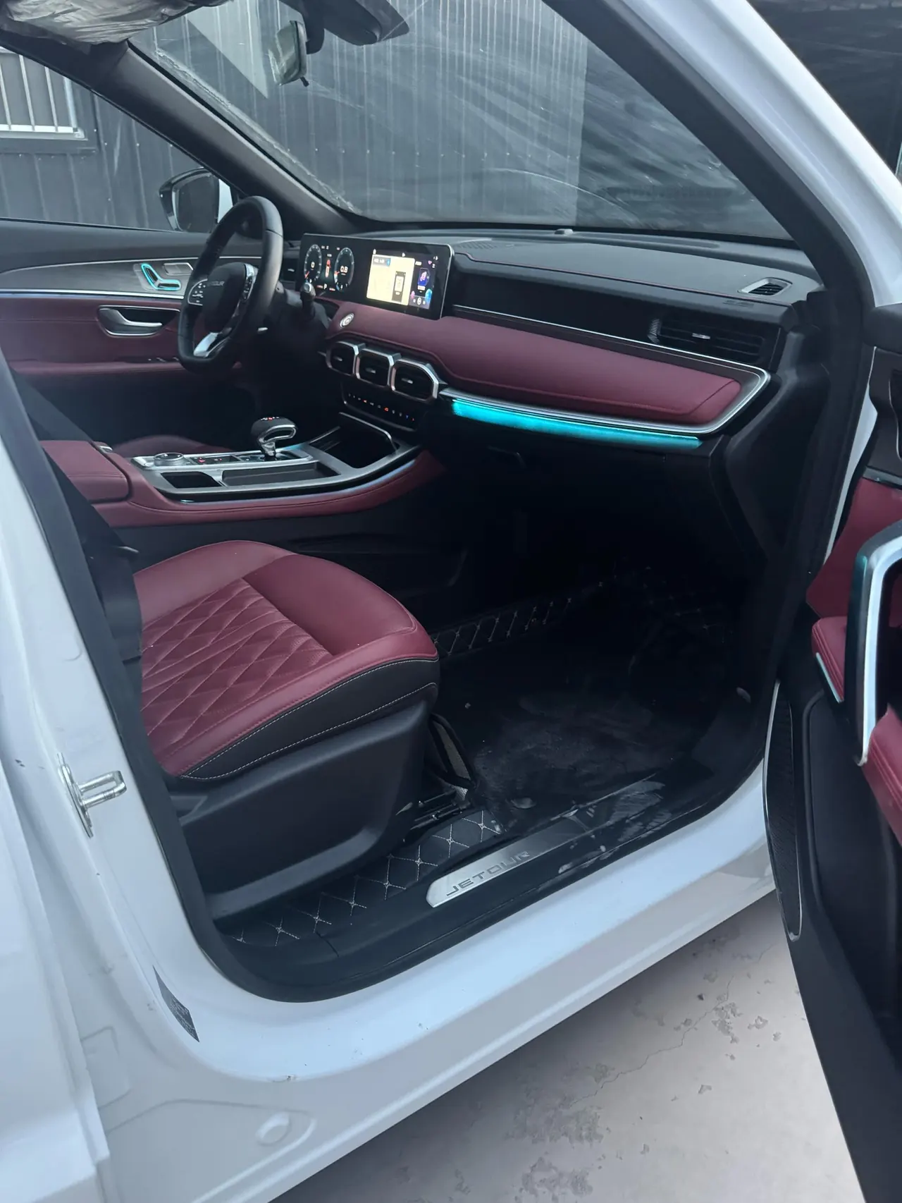Jetour 2024 X70 PLUS 1.5T Champion Edition MAX5 Automatic Gear 6