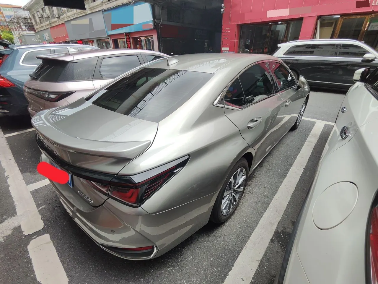 Lexus ES (Imported) 2025 ES200 2.0 Stepless Edition Automatic Gear 4