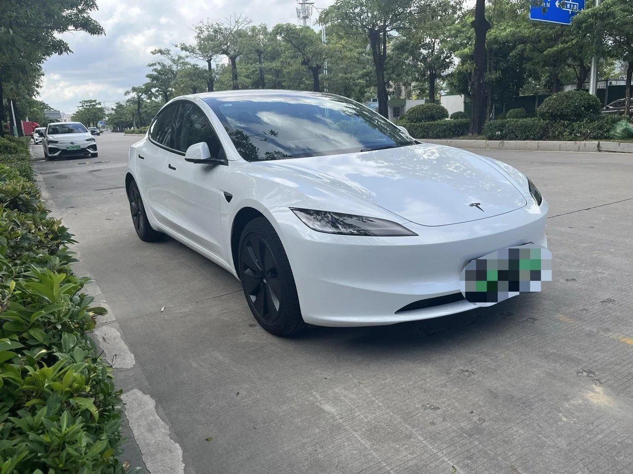 Tesla 2025 Model 3 Rear-Wheel-Drive Edition (facelift) Automatic Transmission 3