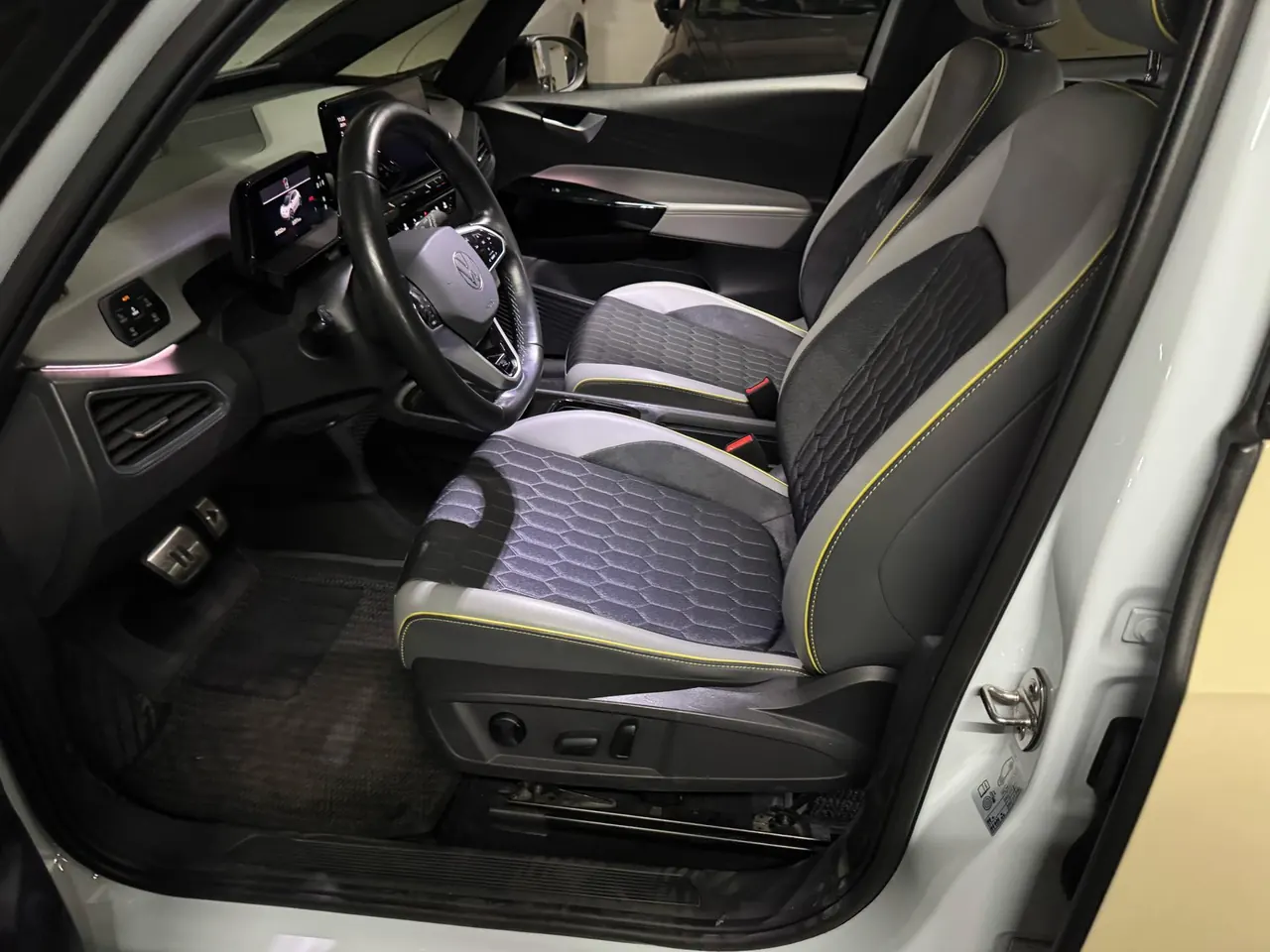 Volkswagen 2022 ID. 3 Pro Ultimate Edition Automatic Transmission 4
