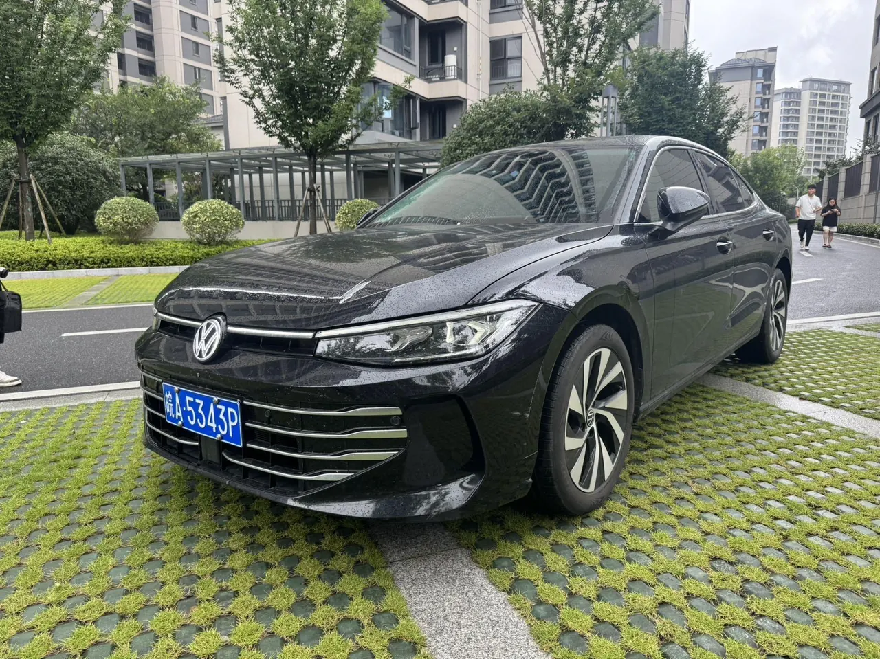 Volkswagen 2025 Passat Pro 2.0TSI 380TSI Long Yao Edition Automatic - View 1