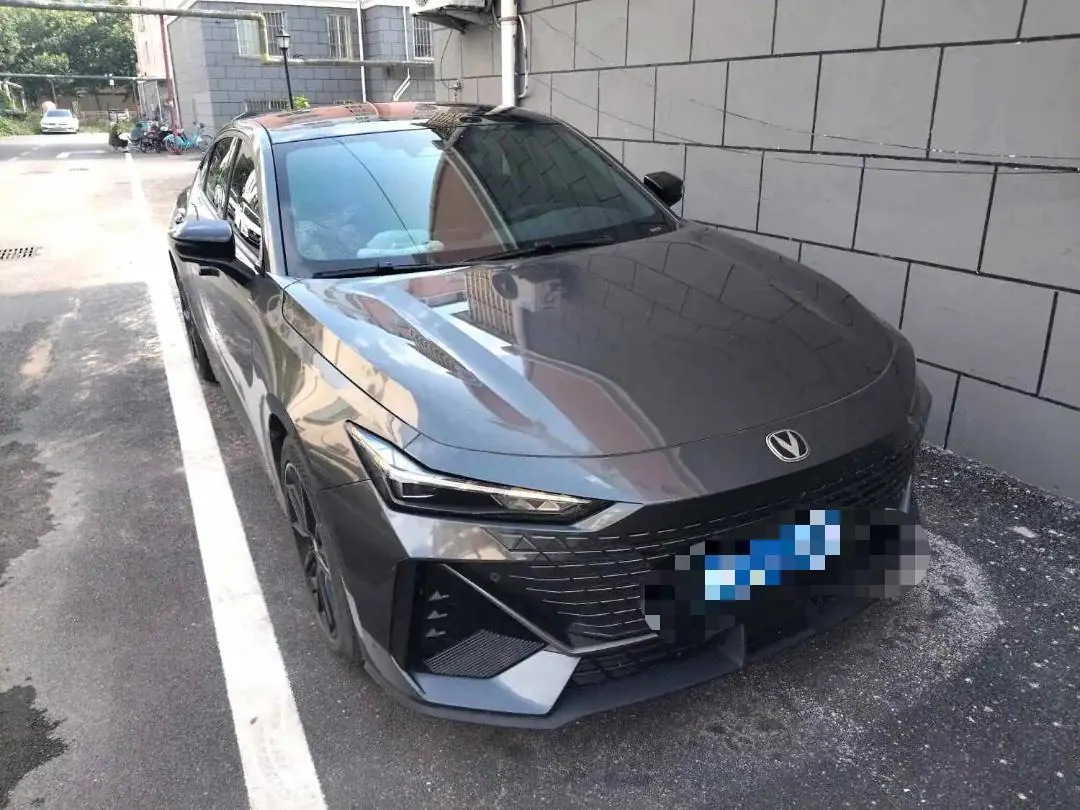 ChangAn 2023 UNI-V 1.5T honorable automatic gear 4