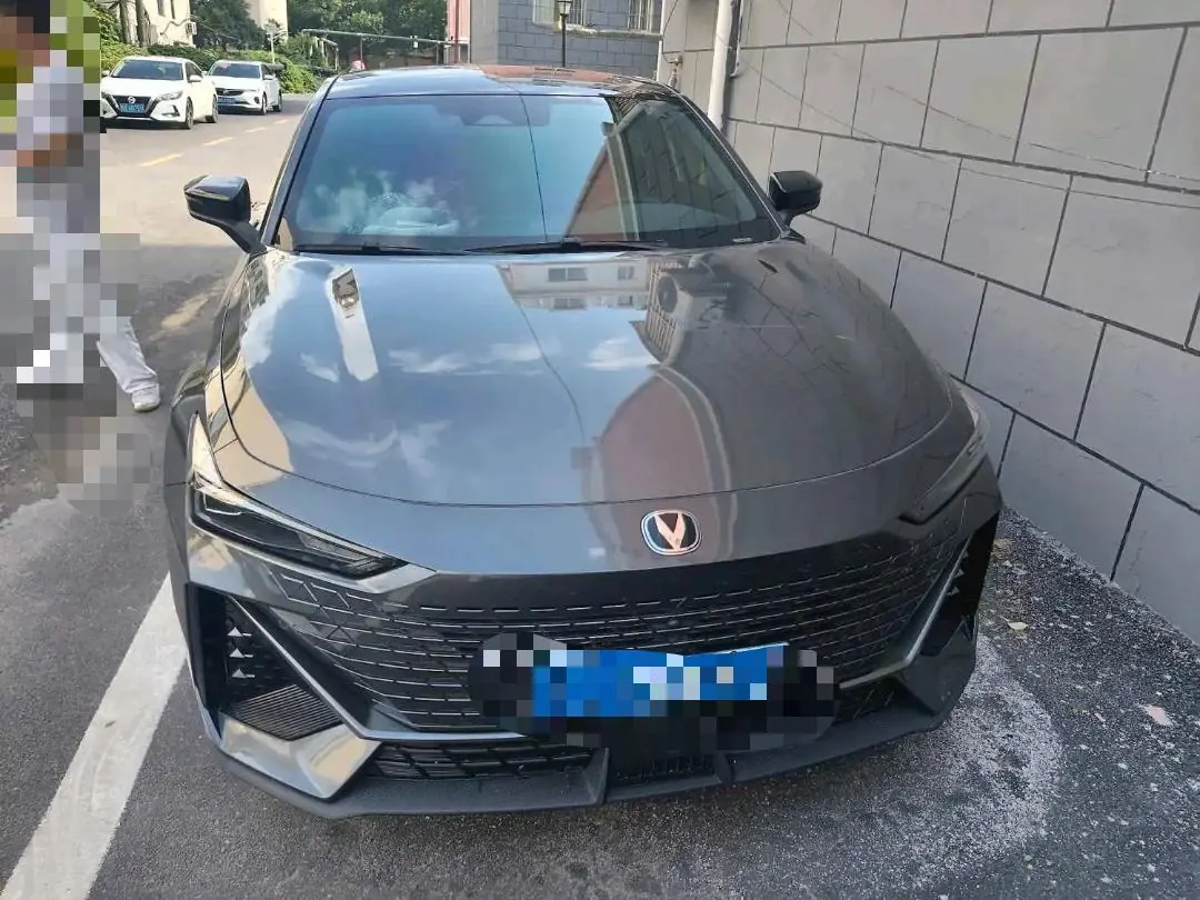 ChangAn 2023 UNI-V 1.5T honorable automatic gear 5