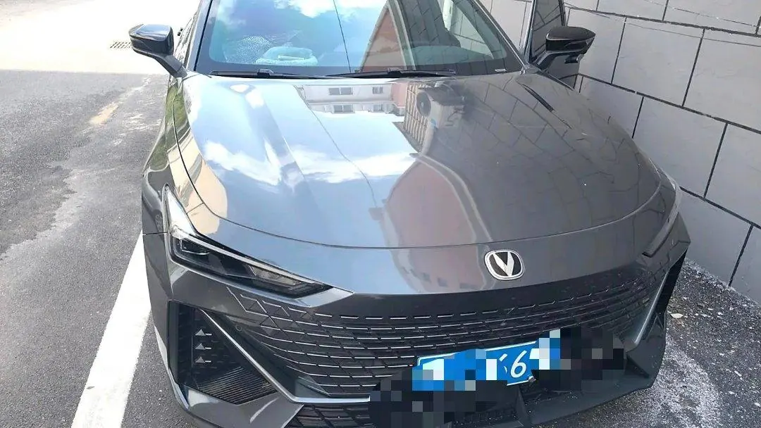 ChangAn 2023 UNI-V 1.5T honorable automatic gear 6