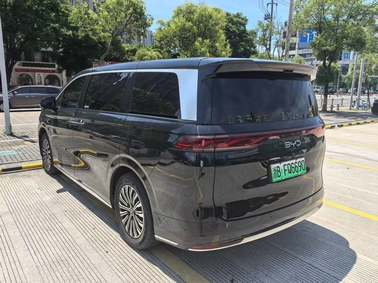 BYD 2026 Summer DM-i 1.5T CVT 218km Exceed Model Automatic 3