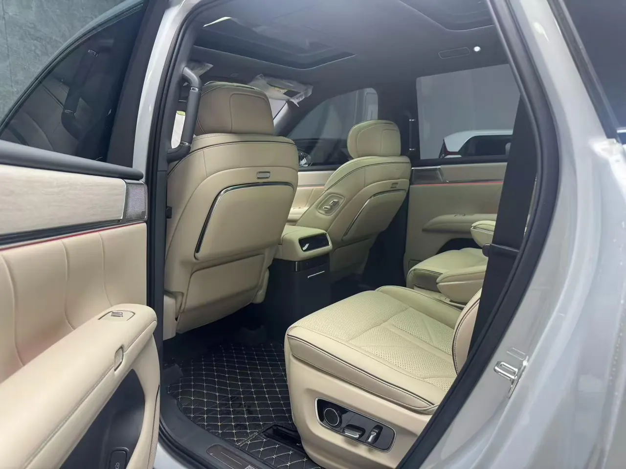 Huajing 2026 Huajing S 1.5T 235km 4-wheel drive dry Kun exclusive edition automatic gear 4
