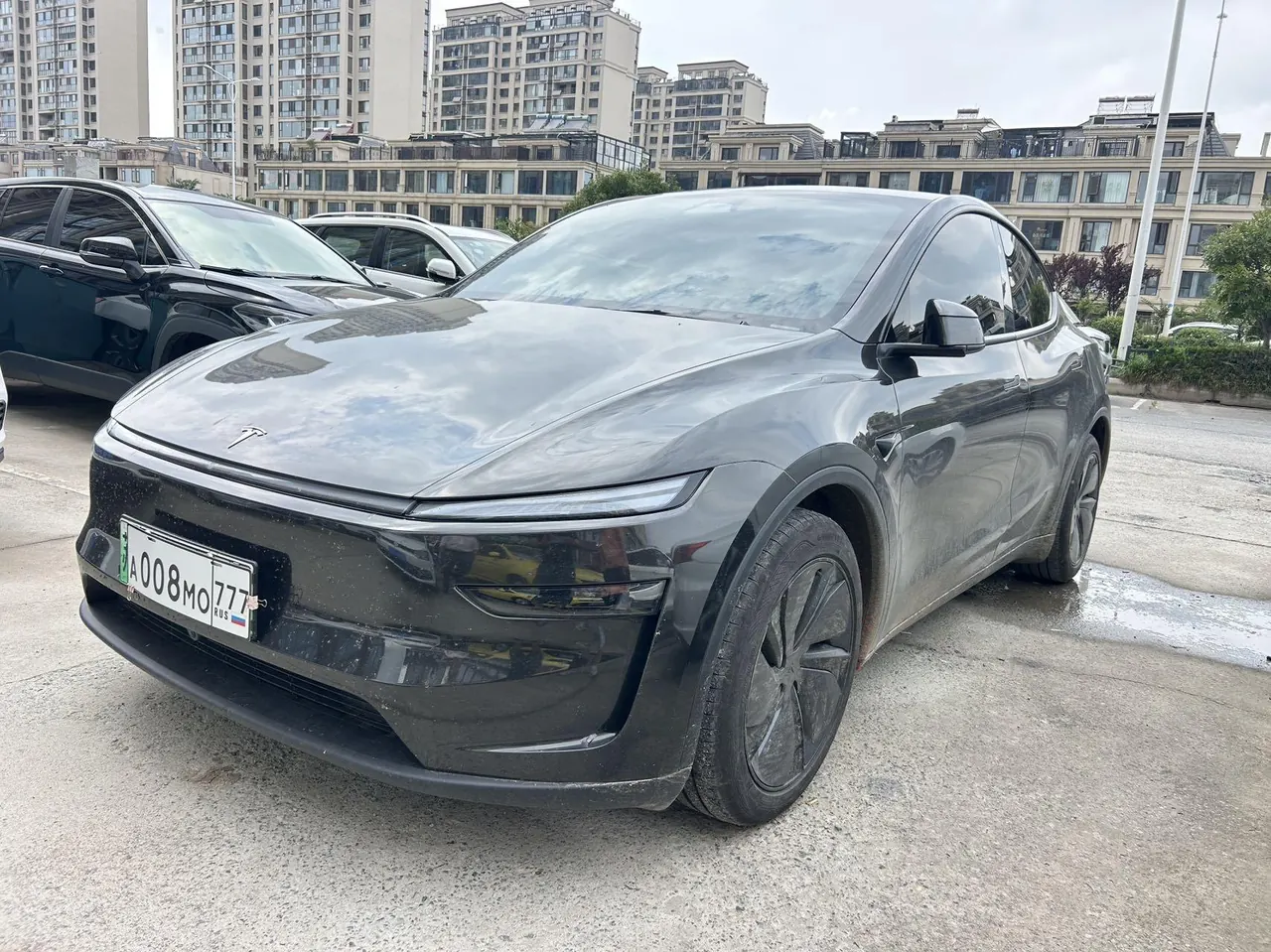 Tesla 2025 Model Y Rear Wheel Drive First Edition Automatic Transmission - View 1