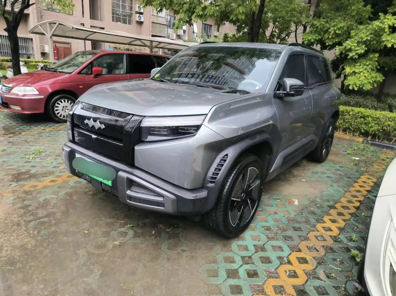 打开图片灯箱:FangChengBao 2025 model Titanium 3, 501km range, four-wheel-drive intelligent driving Max version, automatic transmission