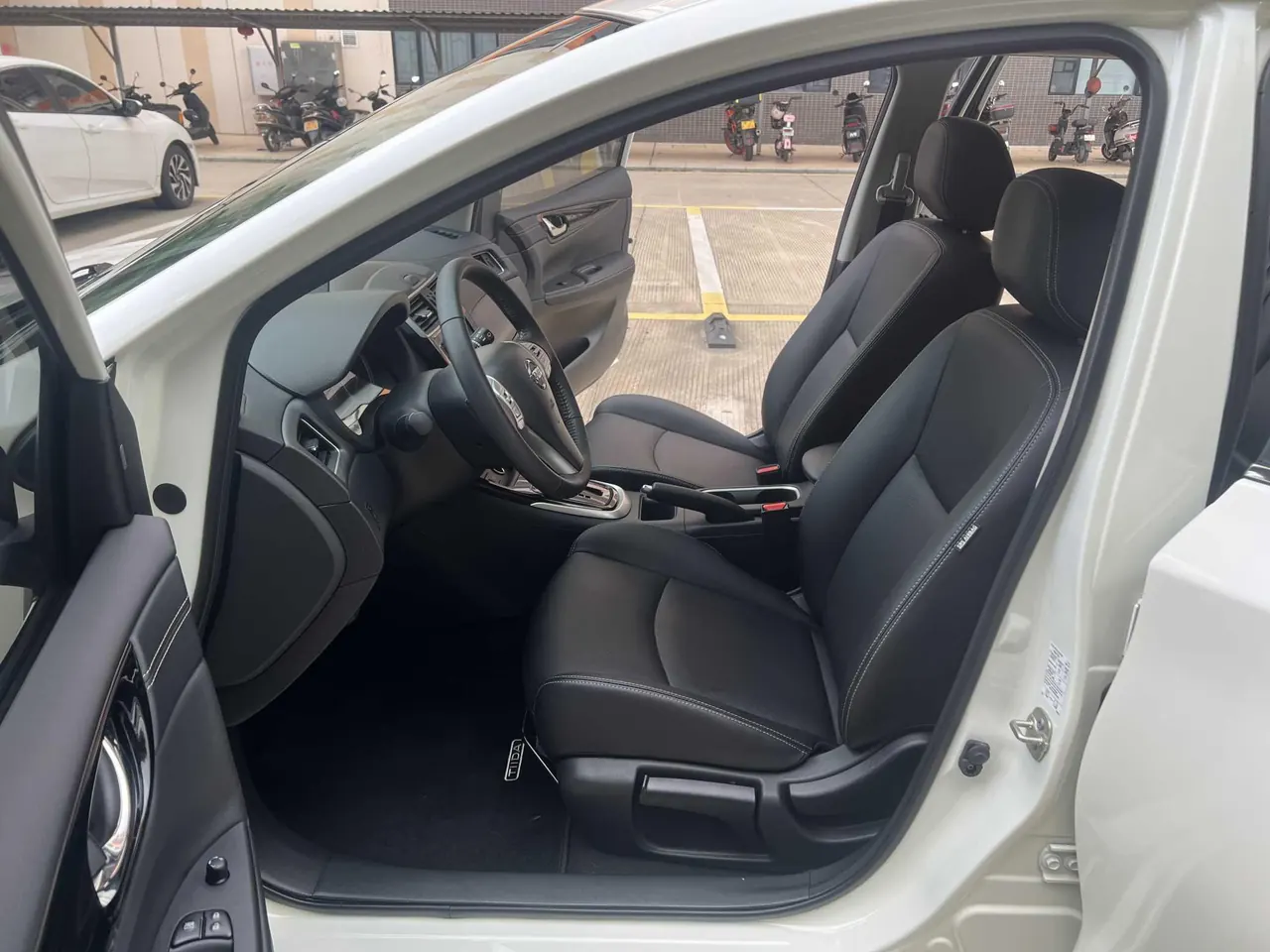 Nissan 2021 Tiida 1.6 Stepless Smart Edition Automatic Gear 4