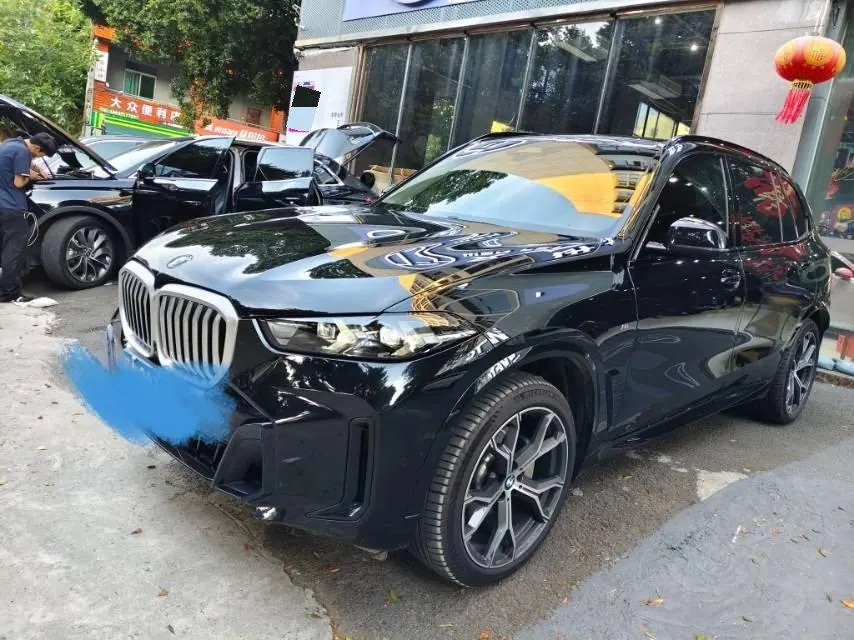 Open image lightbox: BMW 2026 X5 xDrive30Li 48V 2.0T exclusive m sports obsidian night suit automatic gear