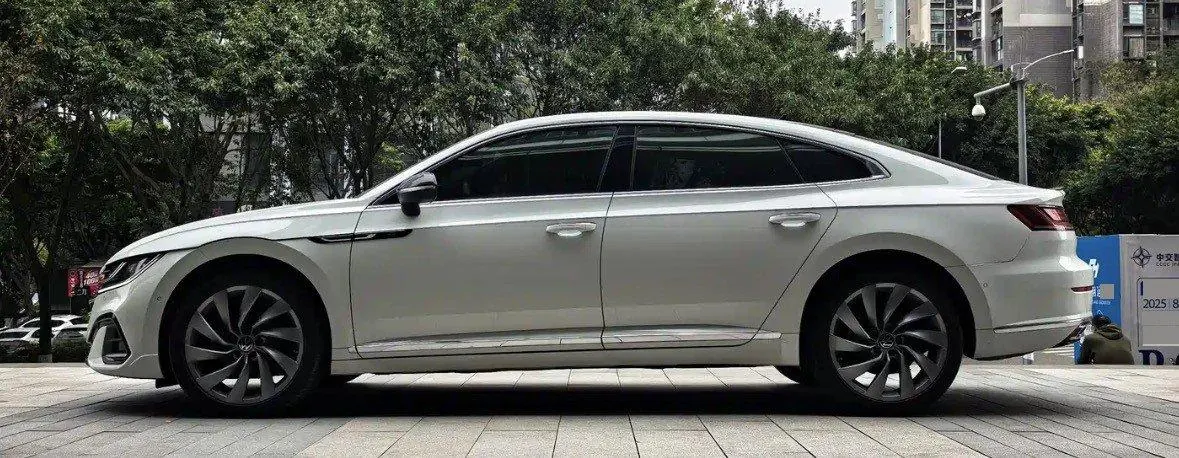 Volkswagen 2023 CC 2.0TSI 380TSI eye-catching automatic gear 5